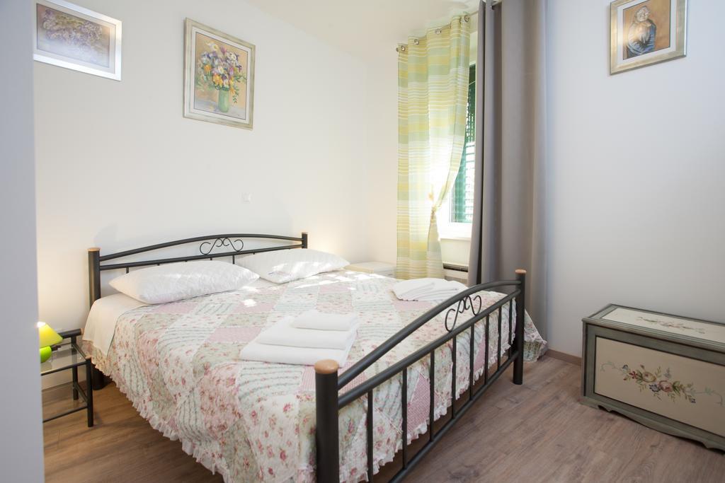 Rooms Split Pezelj Rom bilde